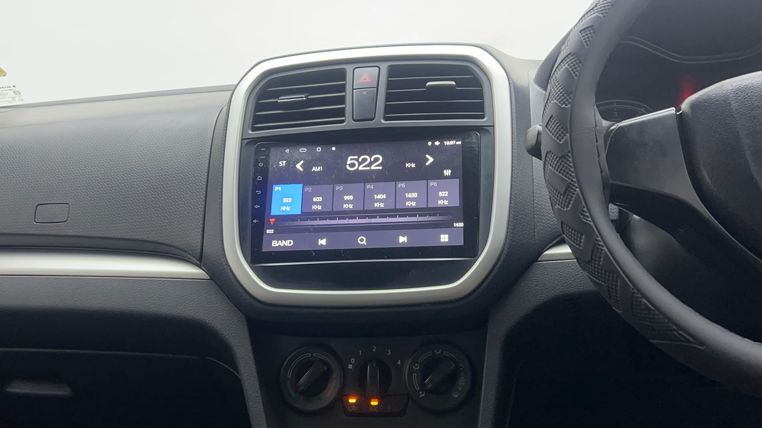 Used 2017 Maruti Suzuki Vitara Brezza VDi (O) Diesel Manual interior MUSIC SYSTEM & AC CONTROL VIEW