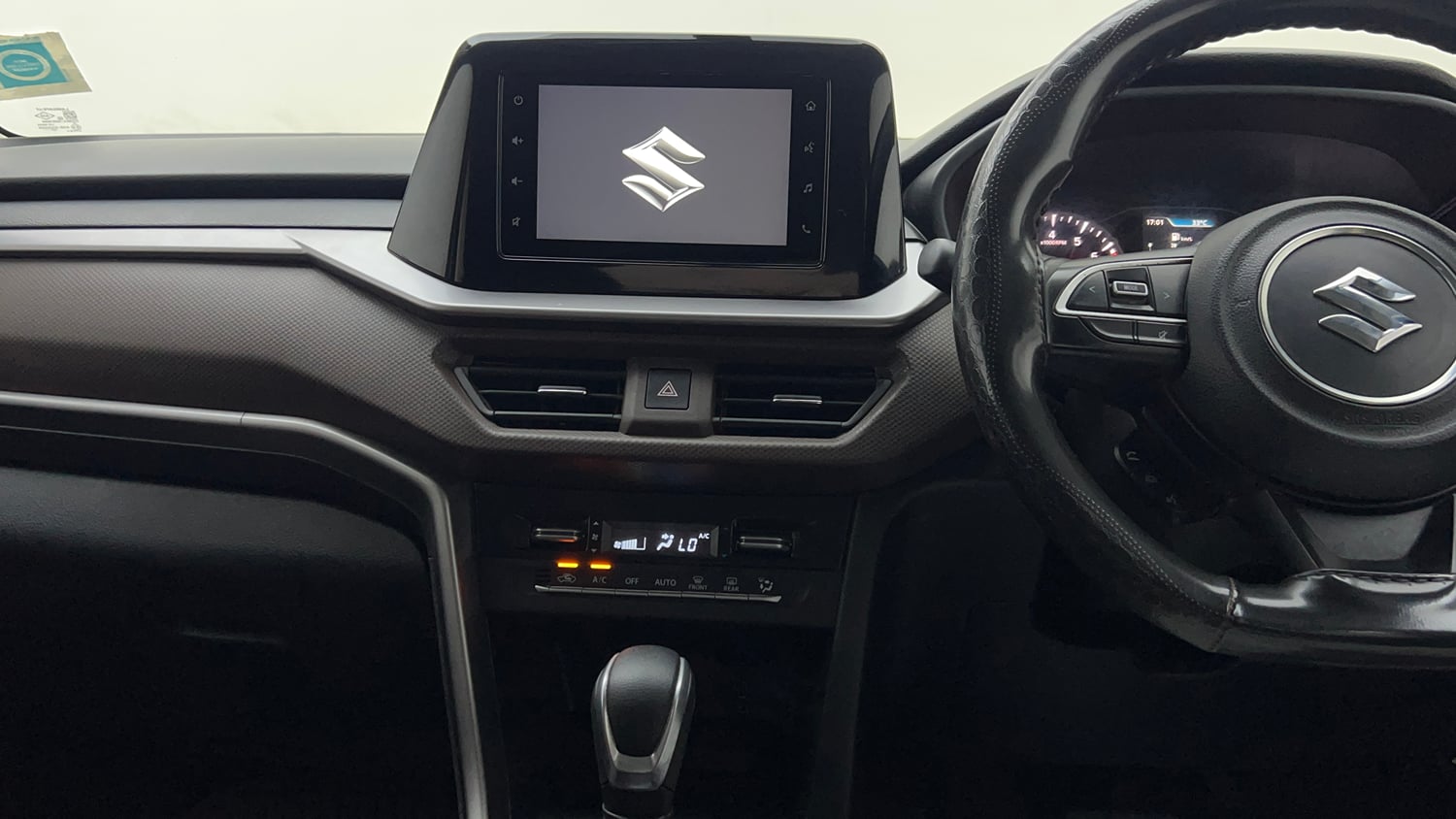 Used 2023 Maruti Suzuki Brezza ZXi AT Petrol Automatic interior MUSIC SYSTEM & AC CONTROL VIEW