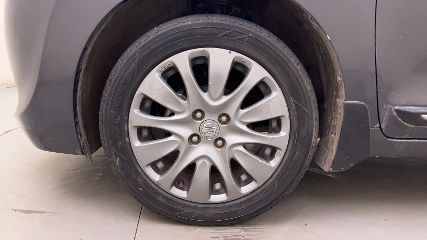 Used 2018 Maruti Suzuki Baleno Alpha 1.2 AT Petrol Automatic tyres LEFT FRONT TYRE RIM VIEW
