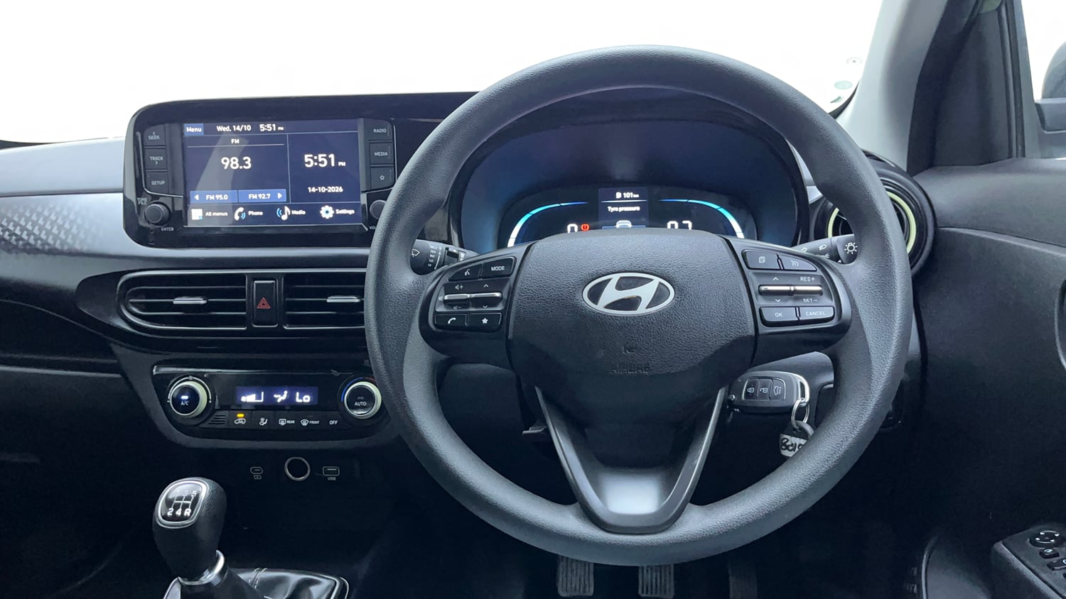Used 2024 Hyundai Exter SX 1.2 MT Dual Tone Petrol Manual interior STEERING VIEW