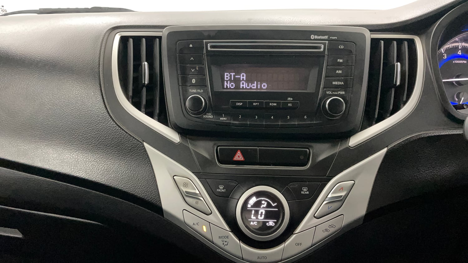 Used 2016 Maruti Suzuki Baleno Delta 1.2 Petrol Manual interior MUSIC SYSTEM & AC CONTROL VIEW