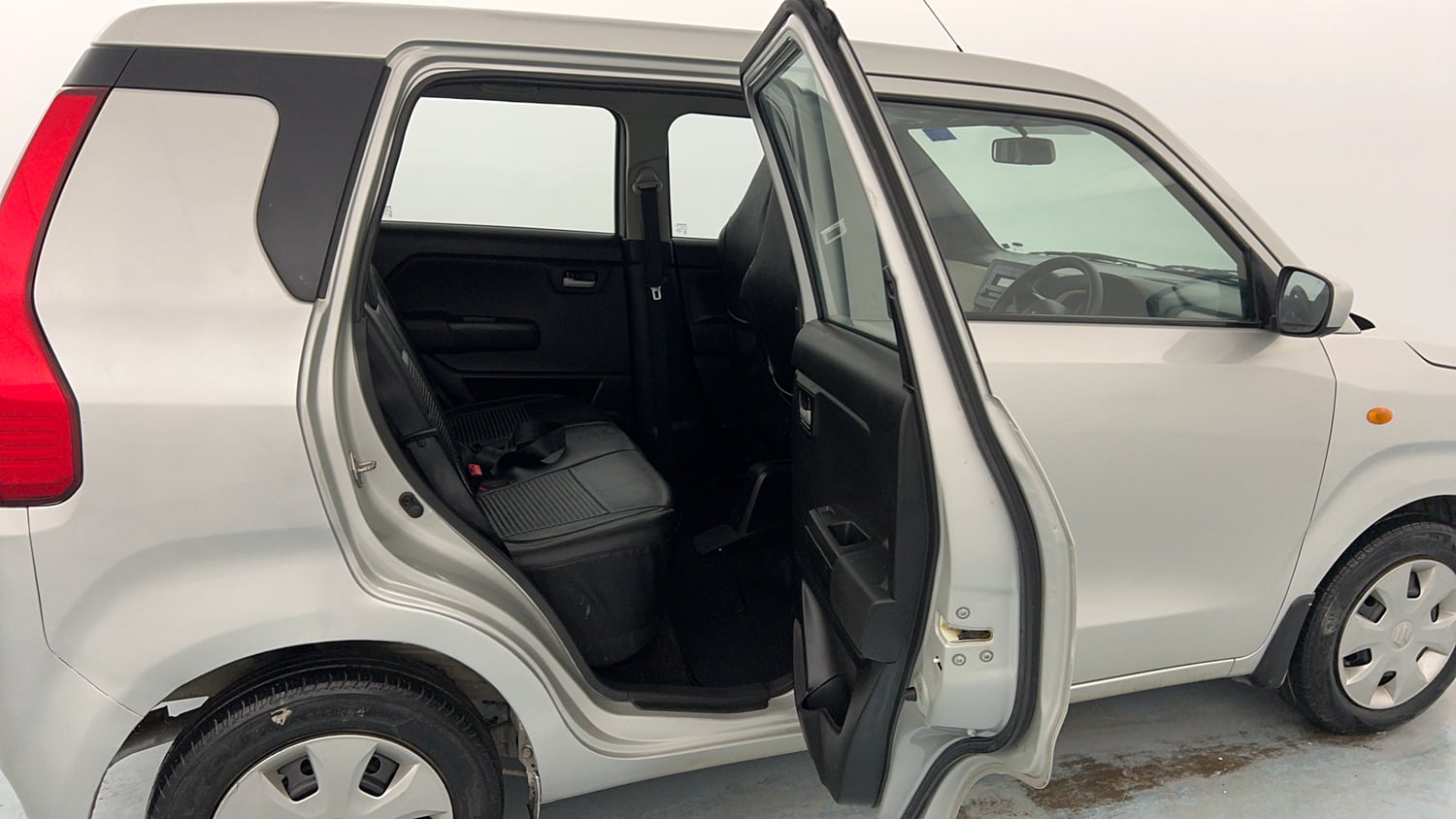 Used 2022 Maruti Suzuki Wagon R VXI 1.0 Petrol Manual interior RIGHT SIDE REAR DOOR CABIN VIEW