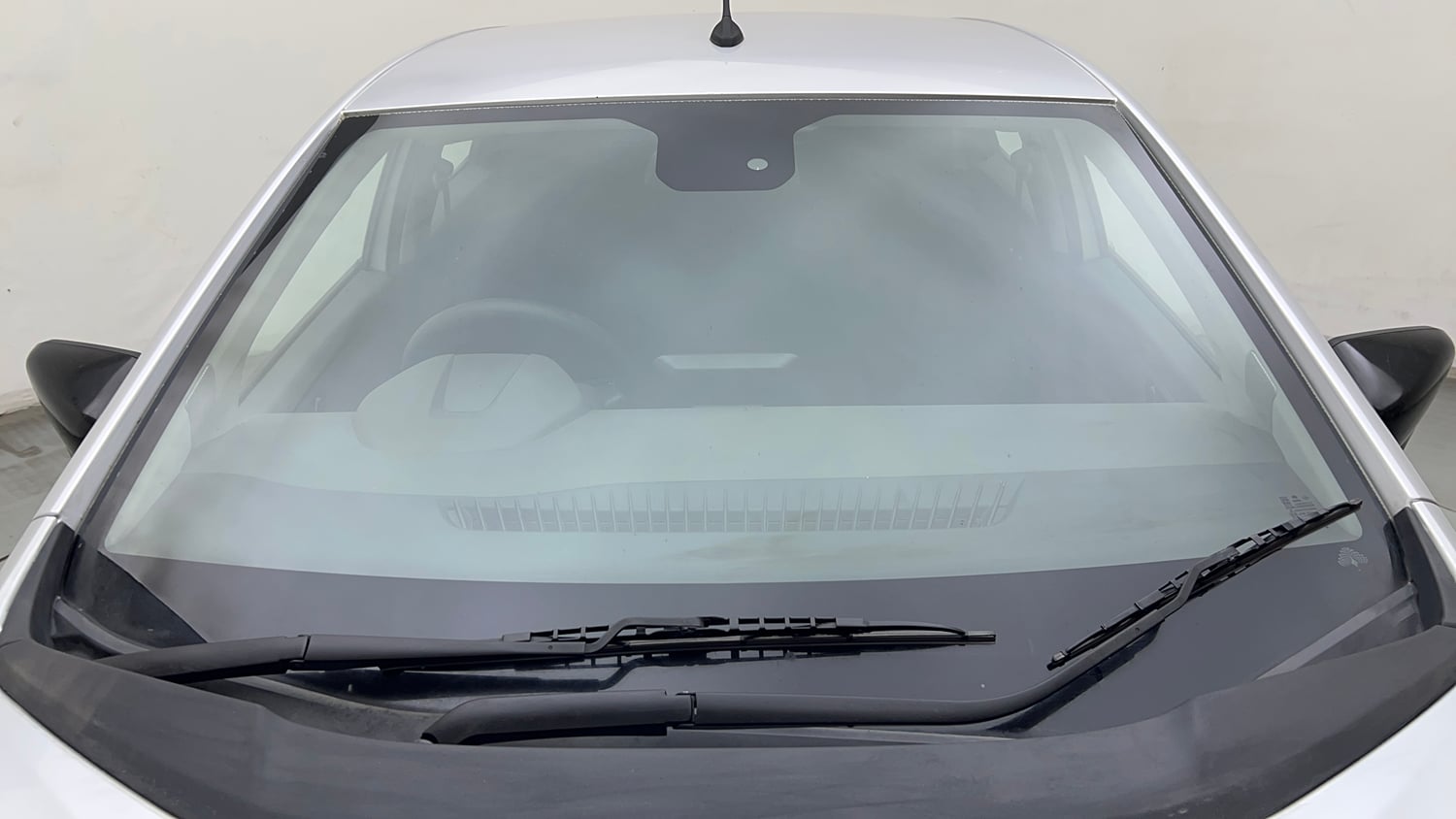 Used 2021 Tata Altroz XT Petrol Petrol Manual exterior FRONT WINDSHIELD VIEW