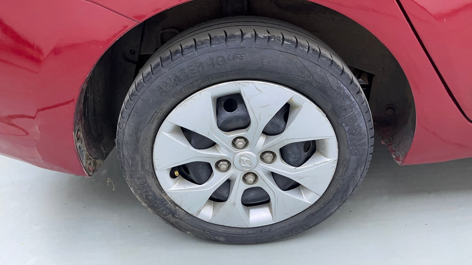 Used 2015 Hyundai Xcent S 1.1 CRDi Diesel Manual tyres RIGHT REAR TYRE RIM VIEW