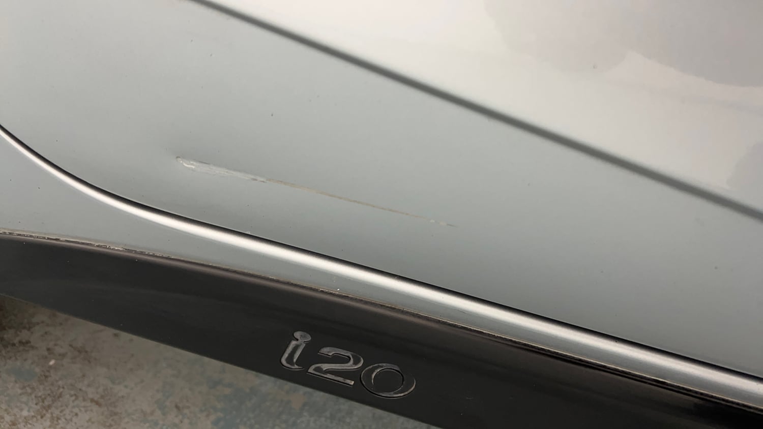 Used 2023 Hyundai i20 Asta (O) 1.2 IVT Petrol Automatic dents MINOR DENT