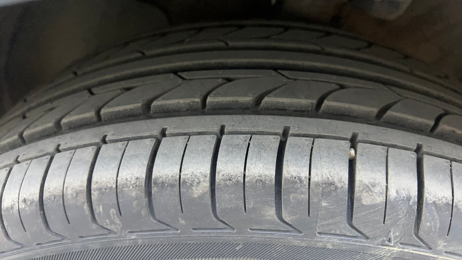 Used 2018 Hyundai Verna SX (O) 1.6 VTVT AT Petrol Automatic tyres LEFT FRONT TYRE TREAD VIEW