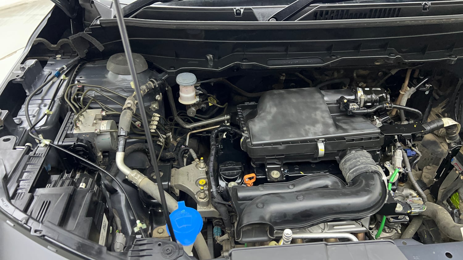 Used 2023 Maruti Suzuki Brezza ZXi AT Petrol Automatic engine ENGINE RIGHT SIDE VIEW