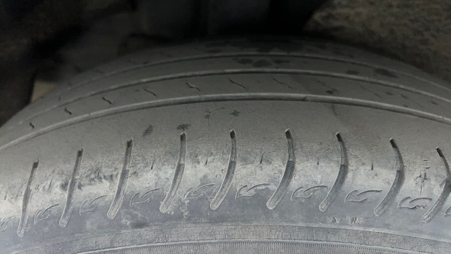 Used 2023 Kia Carens Prestige Plus 1.5 Diesel MT 7 STR Diesel Manual tyres RIGHT REAR TYRE TREAD VIEW