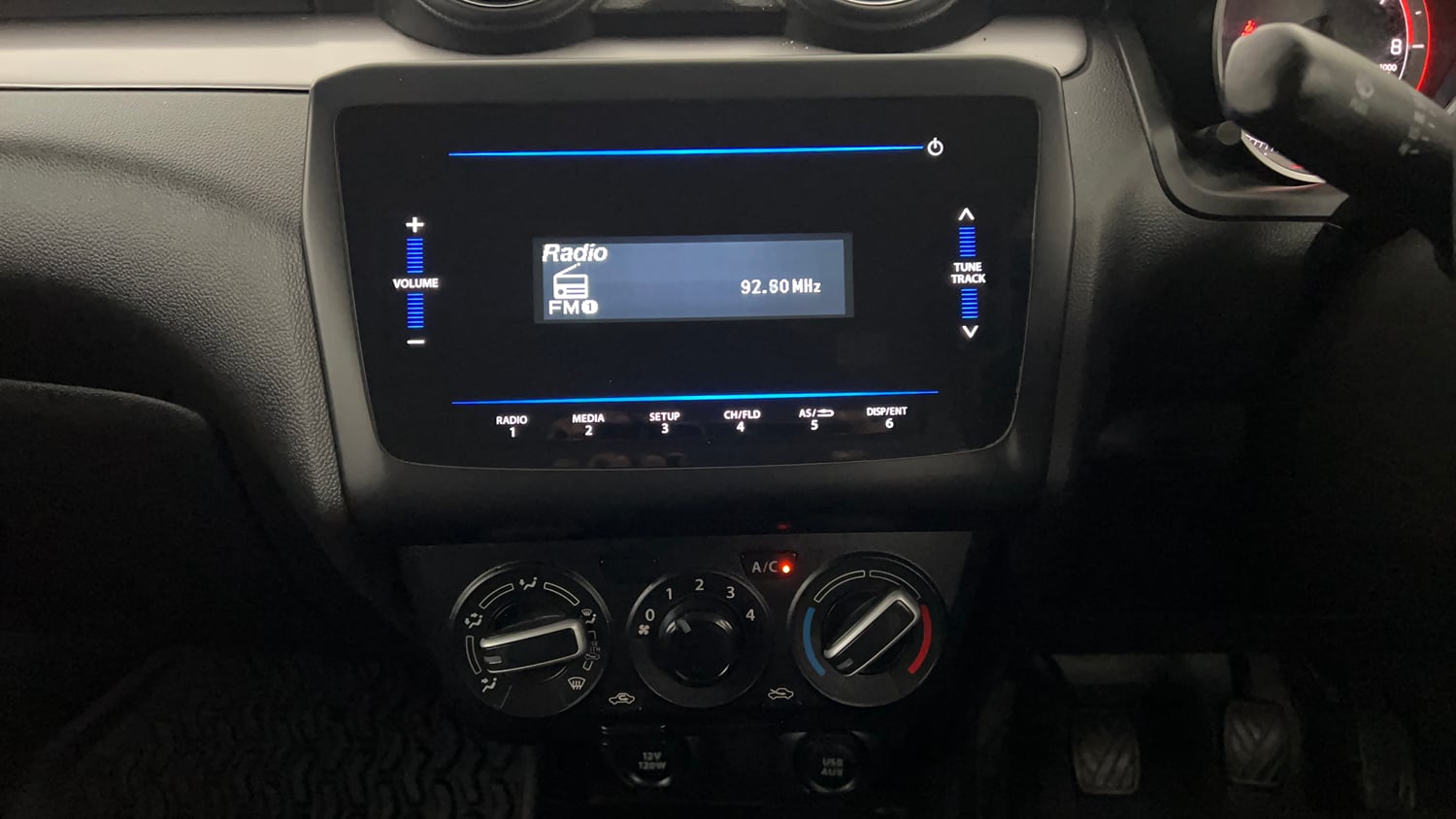 Used 2022 Maruti Suzuki Swift VXi Petrol Manual interior MUSIC SYSTEM & AC CONTROL VIEW
