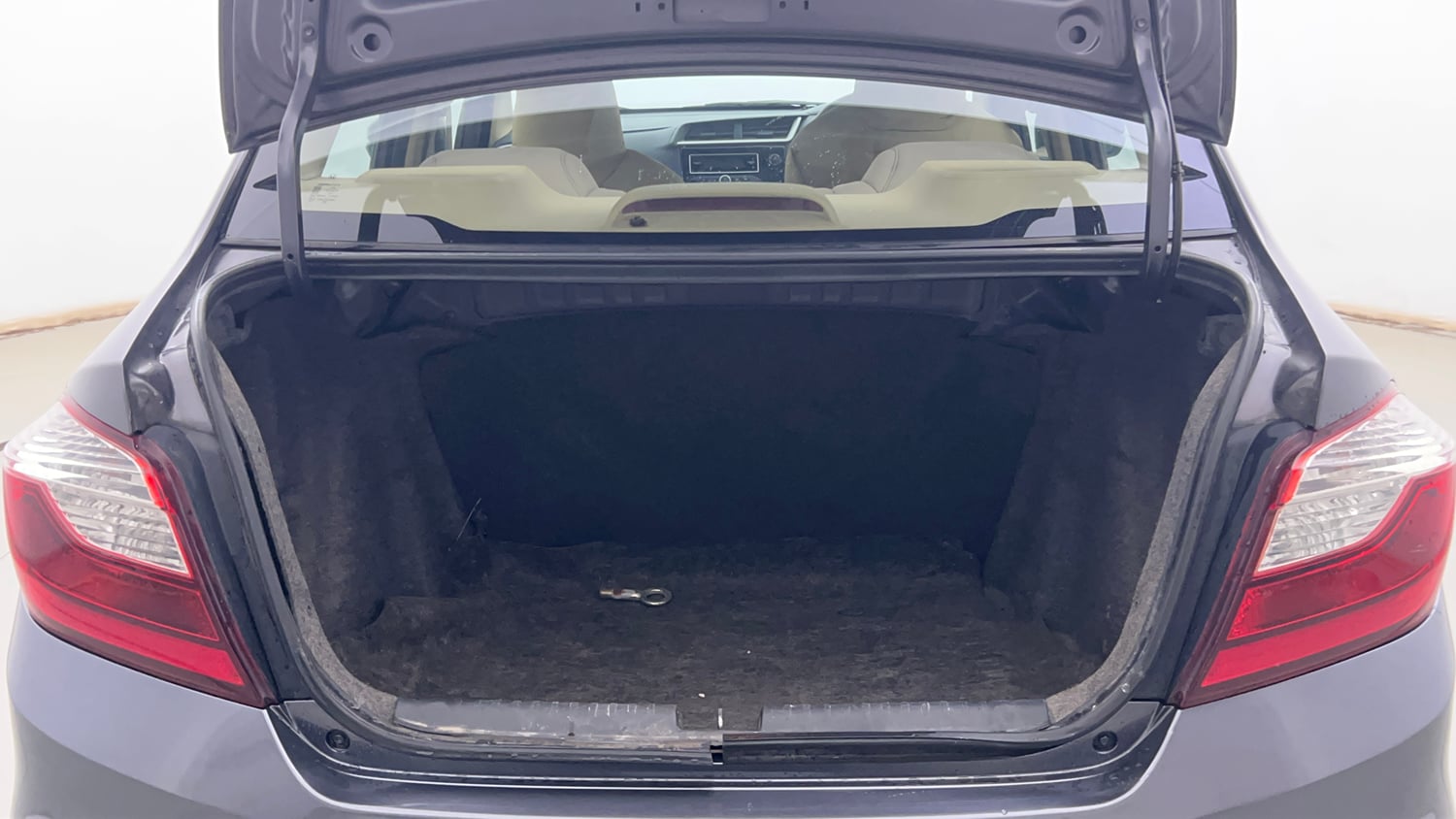 Used 2017 Honda Amaze 1.2 S i-VTEC Opt Petrol Manual interior DICKY INSIDE VIEW