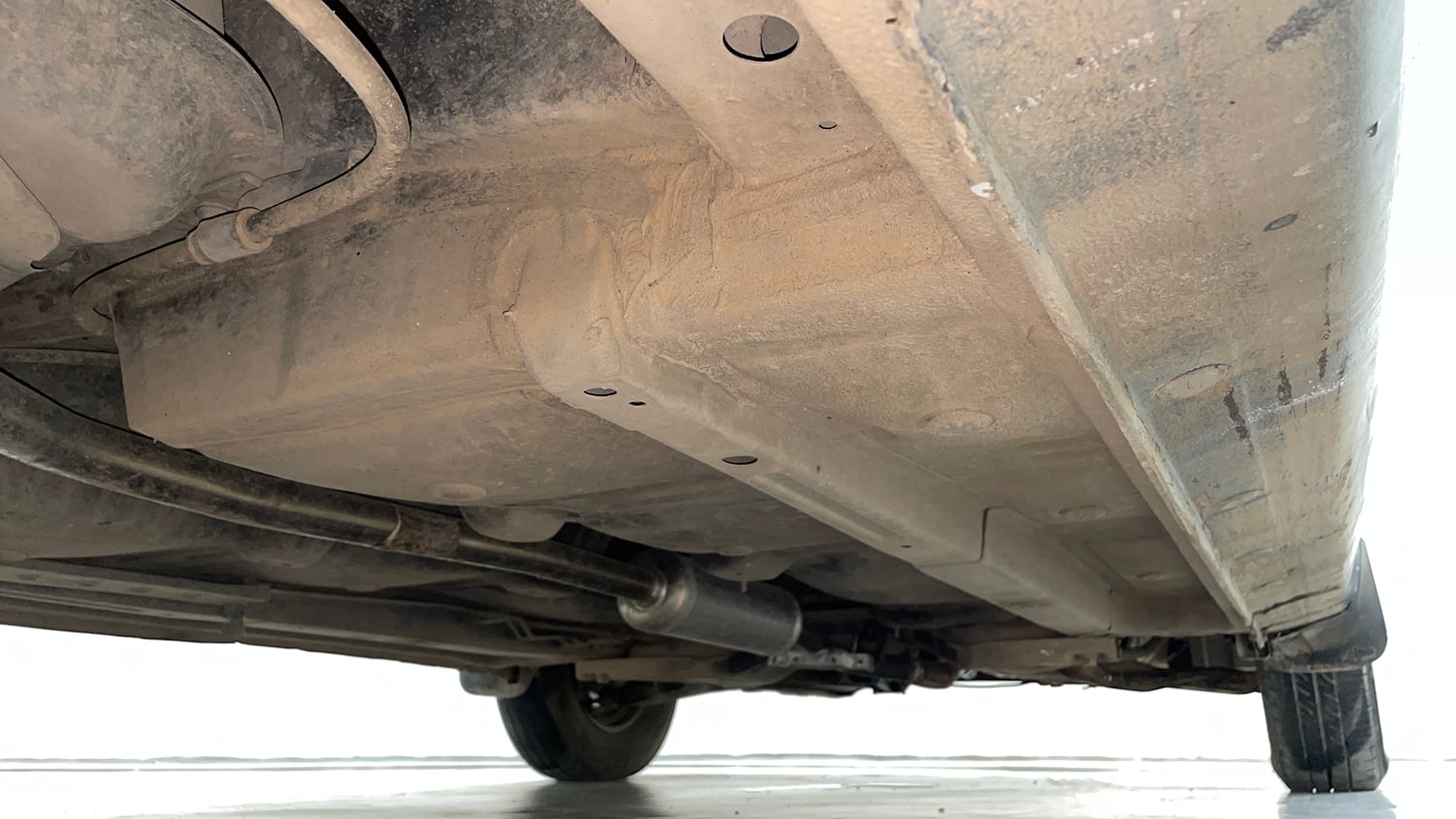 Used 2013 Hyundai i10 Sportz 1.2 AT Kappa2 Petrol Automatic extra REAR RIGHT UNDERBODY VIEW