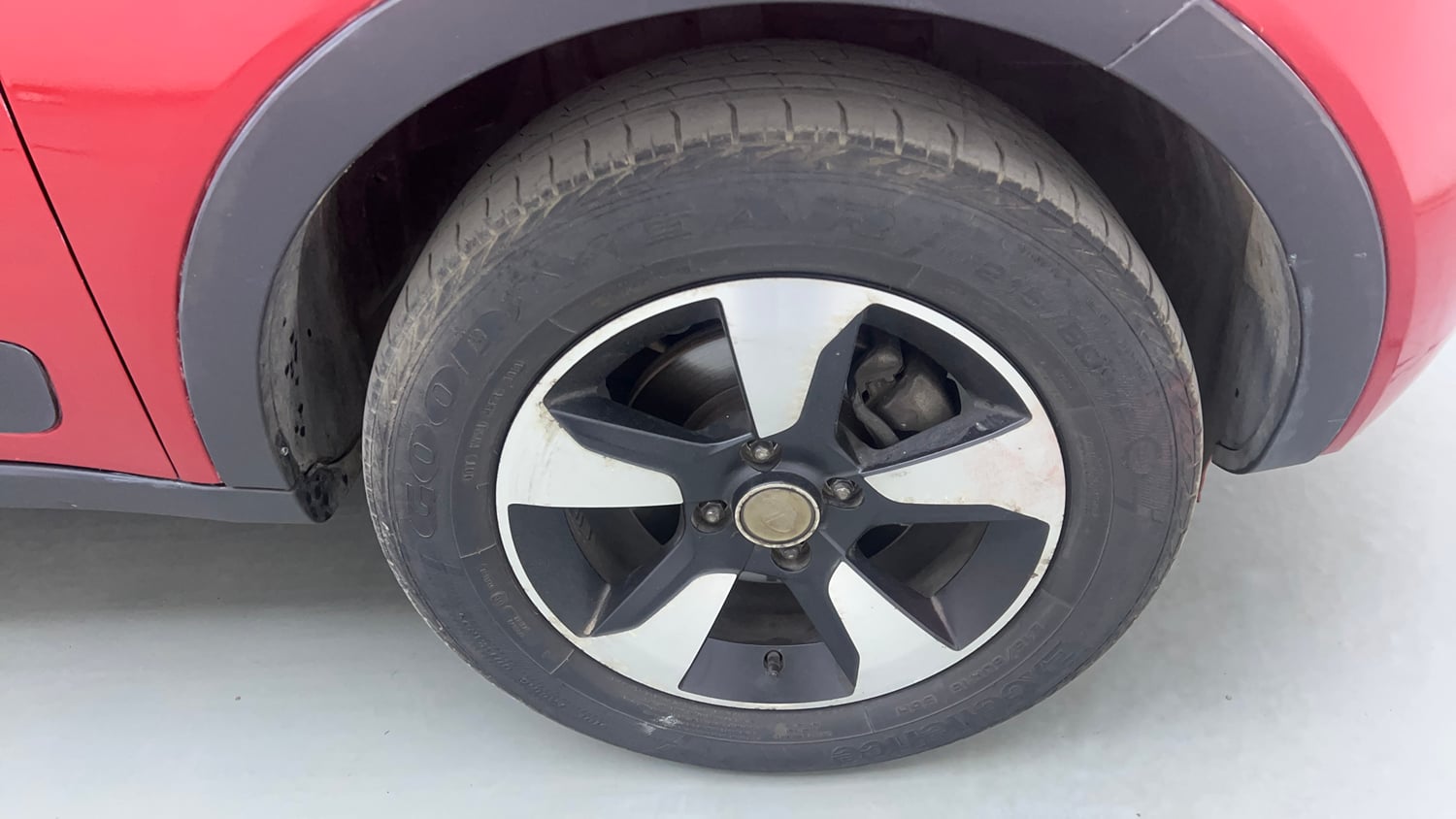 Used 2018 Tata Nexon XZ Plus Diesel Diesel Manual tyres RIGHT FRONT TYRE RIM VIEW
