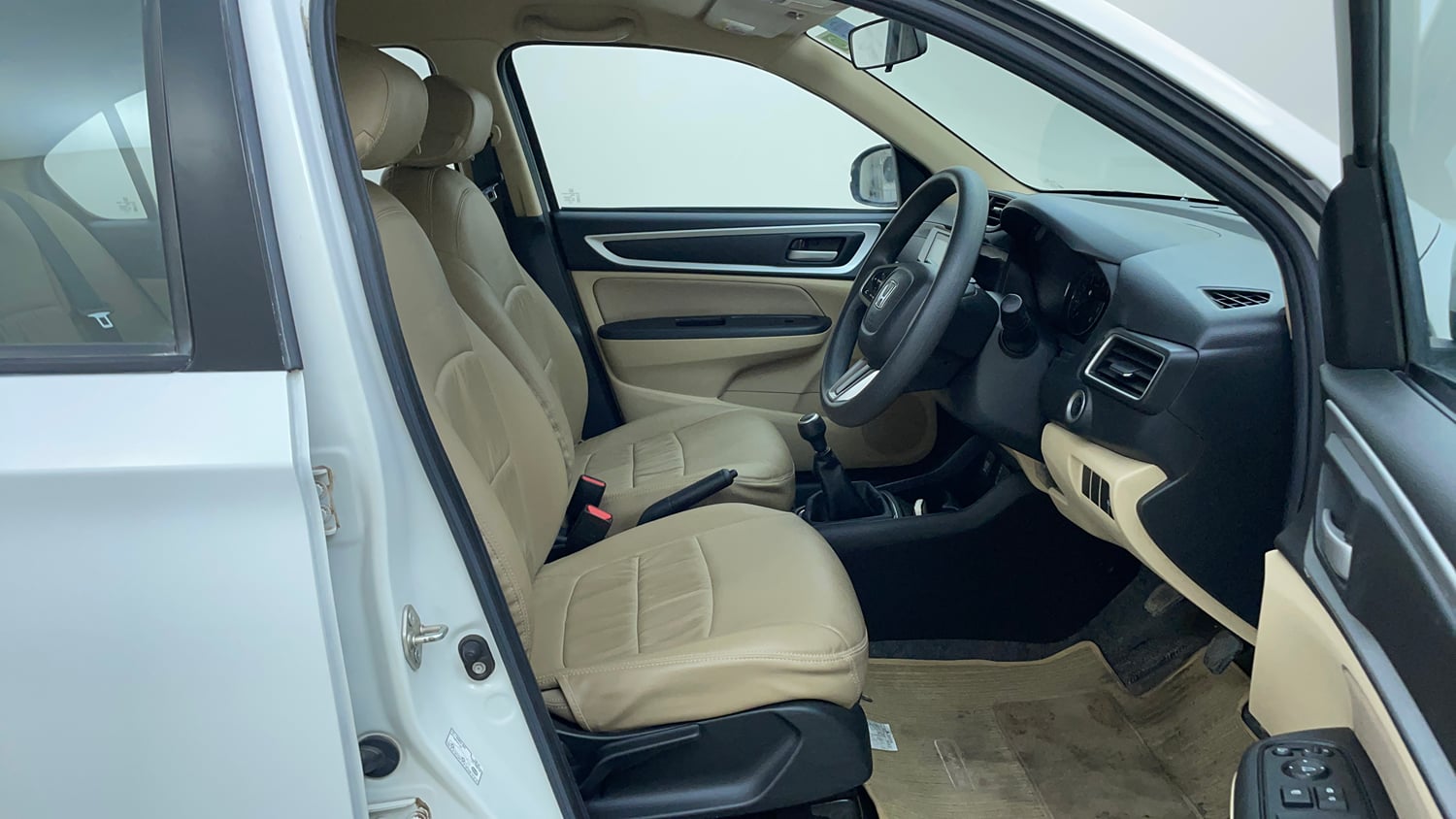 Used 2022 Honda Amaze VX MT 1.2 Petrol Petrol Manual interior RIGHT SIDE FRONT DOOR CABIN VIEW
