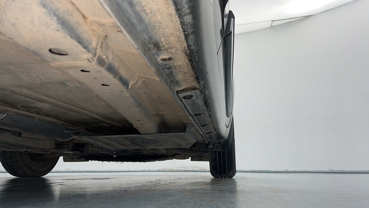 Used 2022 Maruti Suzuki Swift VXi Petrol Manual extra REAR RIGHT UNDERBODY VIEW
