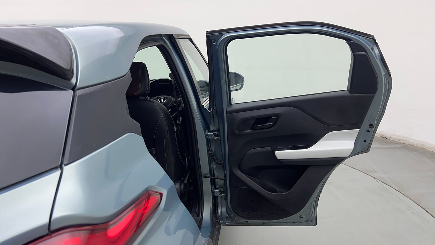 Used 2022 Tata Punch Accomplished MT Petrol Manual interior RIGHT REAR DOOR OPEN VIEW