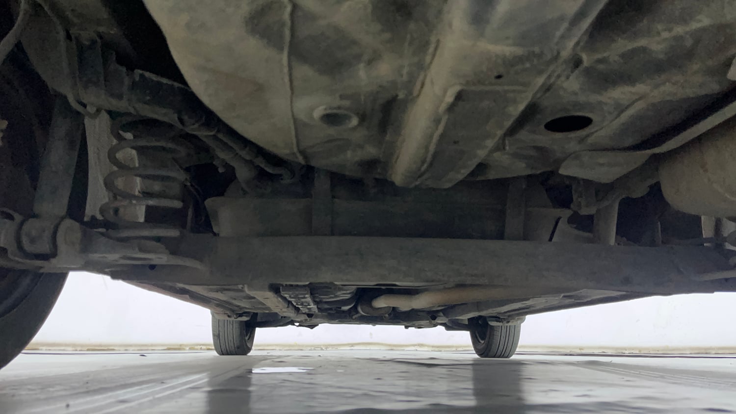 Used 2015 Hyundai Xcent S 1.1 CRDi Diesel Manual extra REAR UNDERBODY VIEW (TAKEN FROM REAR)