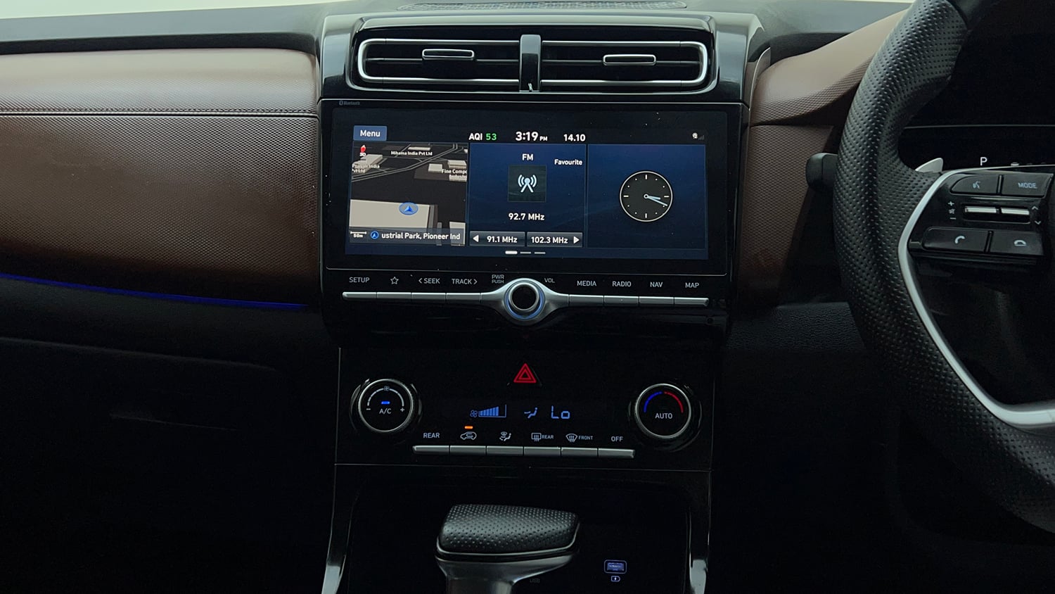 Used 2022 Hyundai Alcazar Signature (O) 6 STR 2.0 Petrol AT Petrol Automatic interior MUSIC SYSTEM & AC CONTROL VIEW