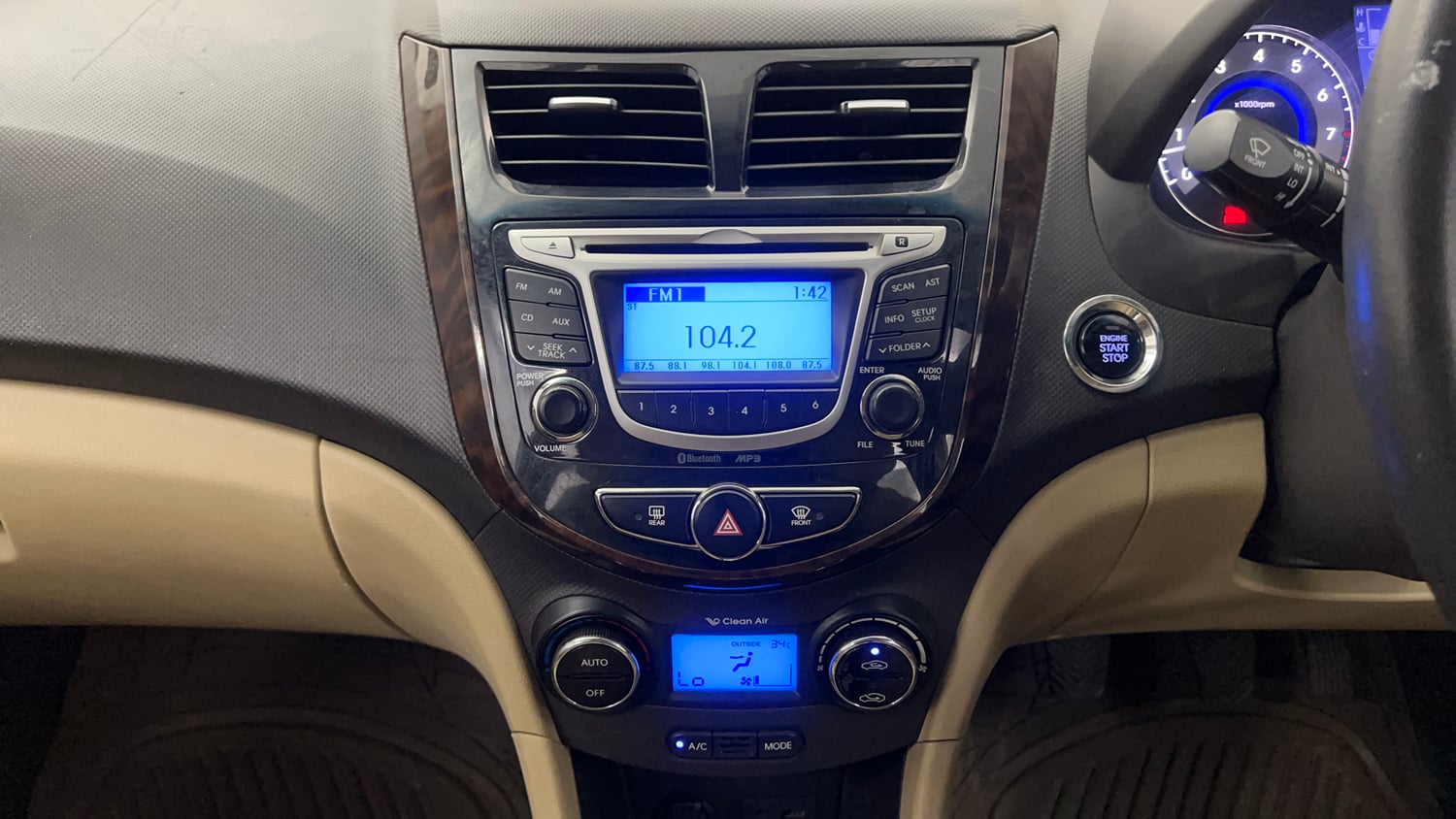 Used 2014 Hyundai Verna Fluidic 1.6 VTVT SX Petrol Manual interior MUSIC SYSTEM & AC CONTROL VIEW