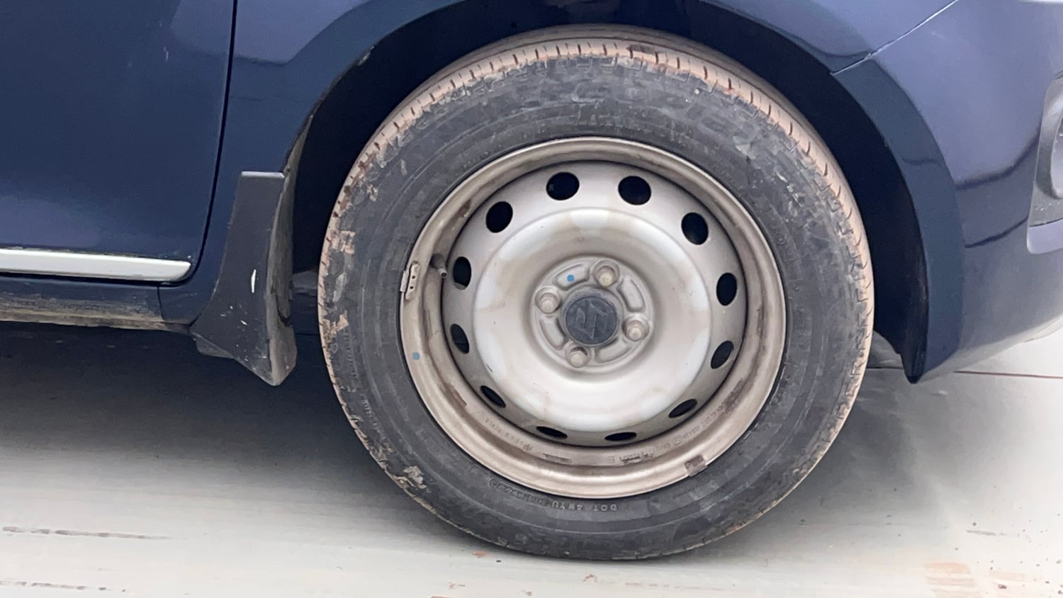 Used 2022 Maruti Suzuki Ignis Sigma 1.2 MT Petrol Manual tyres RIGHT FRONT TYRE RIM VIEW