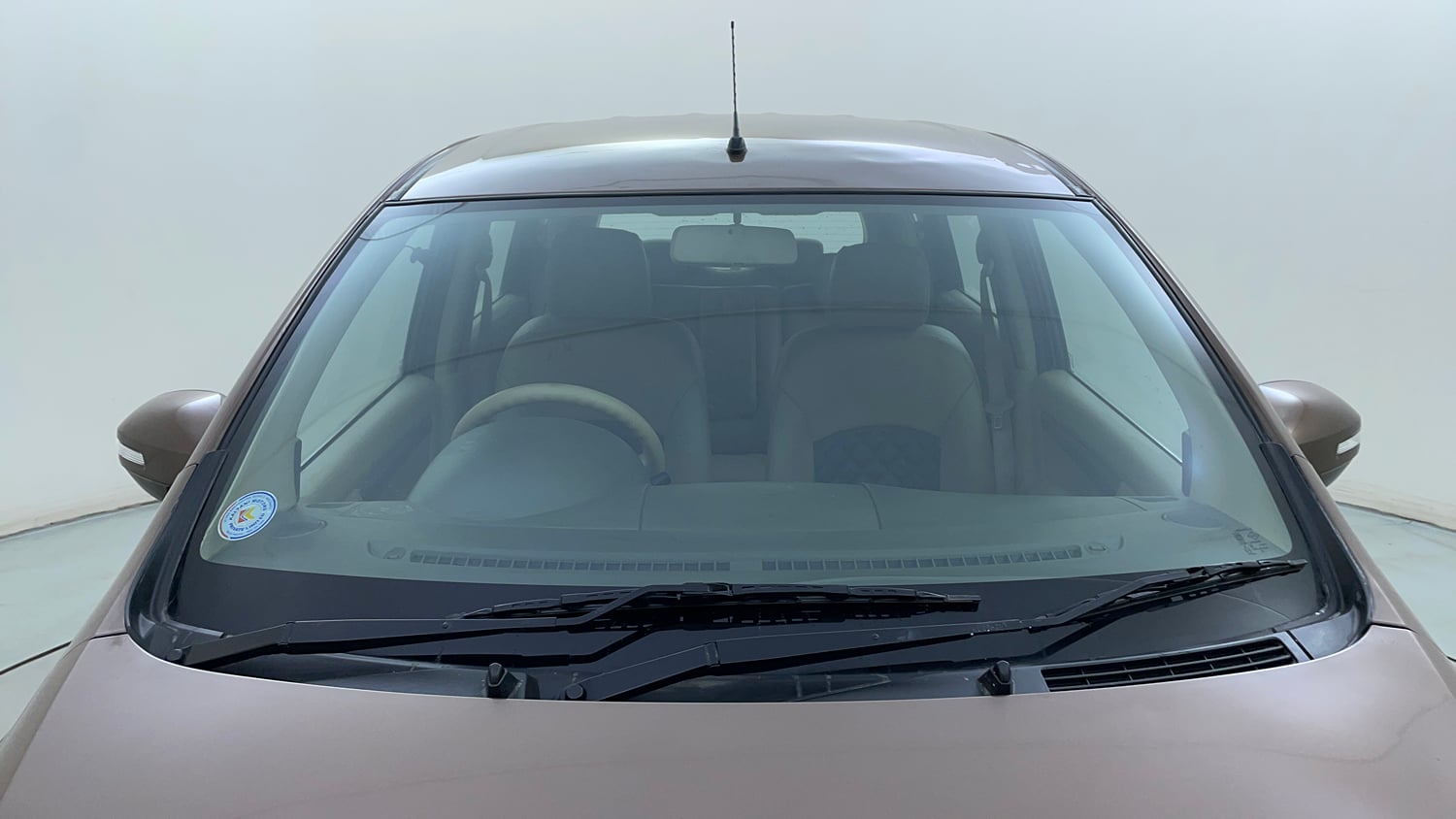 Used 2015 Maruti Suzuki Ertiga ZXi Petrol Manual exterior FRONT WINDSHIELD VIEW
