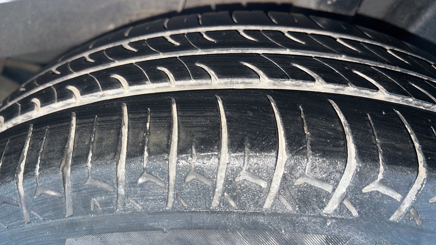 Used 2018 Hyundai Grand i10 Sportz 1.2 Kappa VTVT Petrol Manual tyres LEFT REAR TYRE TREAD VIEW