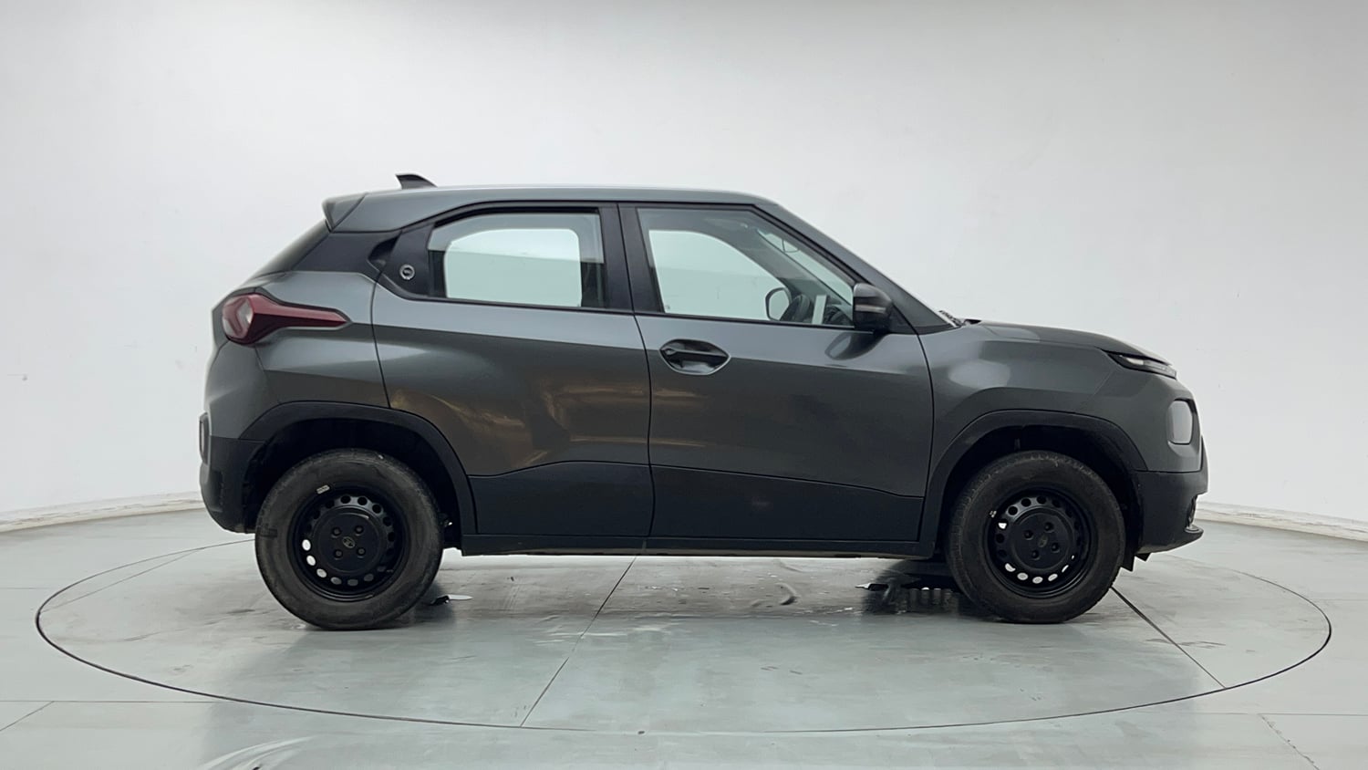 Used 2023 Tata Punch Pure MT Petrol Manual exterior RIGHT SIDE VIEW