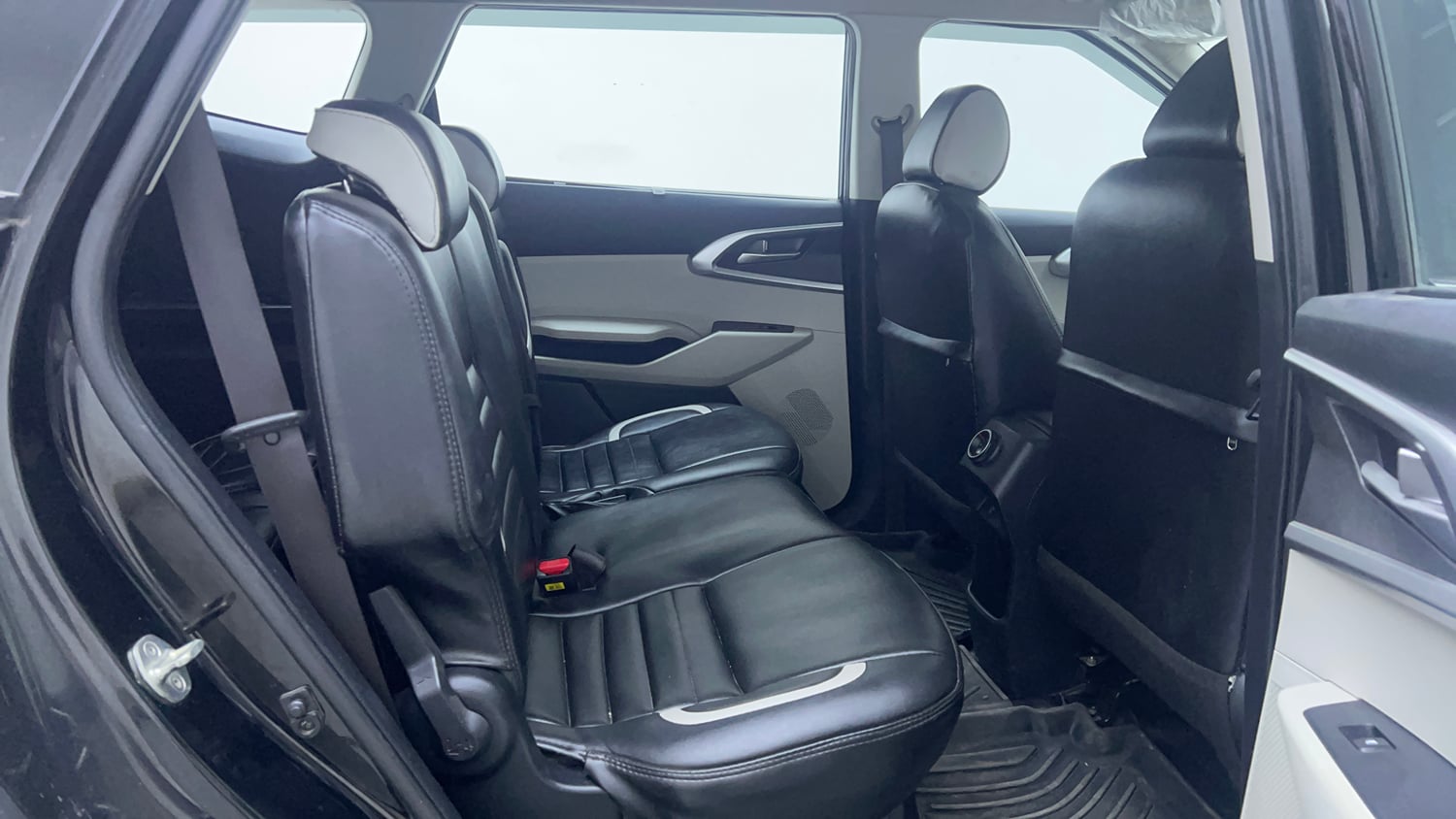 Used 2023 Kia Carens Prestige Plus 1.5 Diesel MT 7 STR Diesel Manual interior RIGHT SIDE REAR DOOR CABIN VIEW
