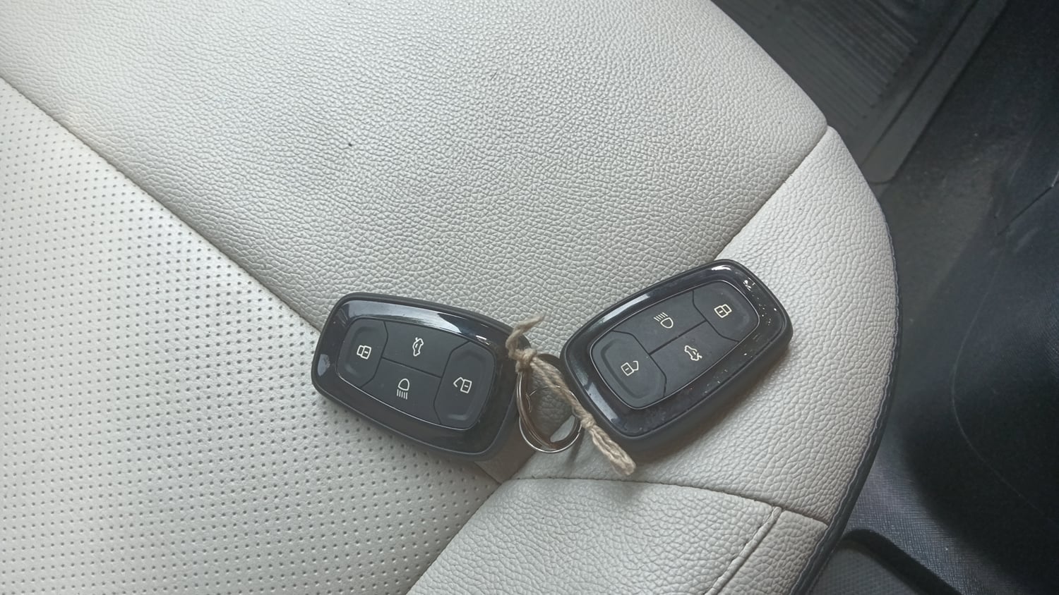 Used 2022 Tata Punch Accomplished MT Petrol Manual extra CAR KEY VIEW