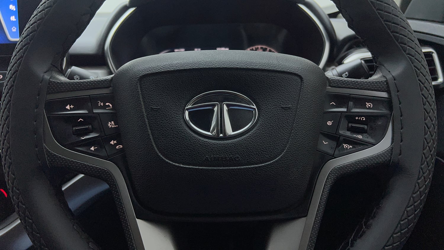Used 2021 Tata Harrier XZ Diesel Manual top_features Airbags