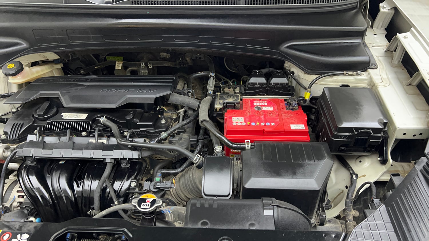 Used 2022 Hyundai Alcazar Signature (O) 6 STR 2.0 Petrol AT Petrol Automatic engine ENGINE LEFT SIDE VIEW