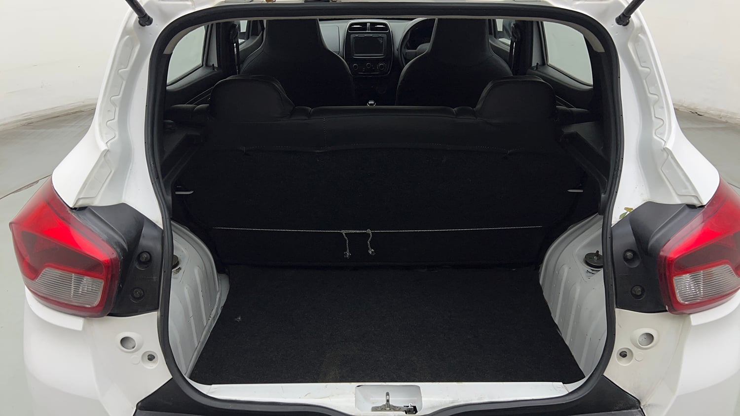 Used 2020 Renault Kwid RXT Opt Petrol Manual interior DICKY INSIDE VIEW