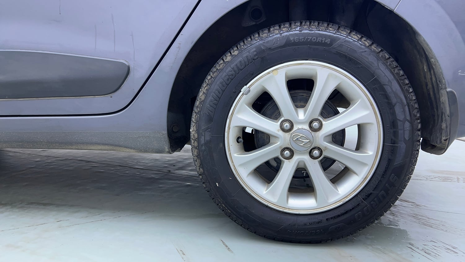 Used 2015 Hyundai Grand i10 Asta AT 1.2 Kappa VTVT Petrol Automatic tyres LEFT REAR TYRE RIM VIEW