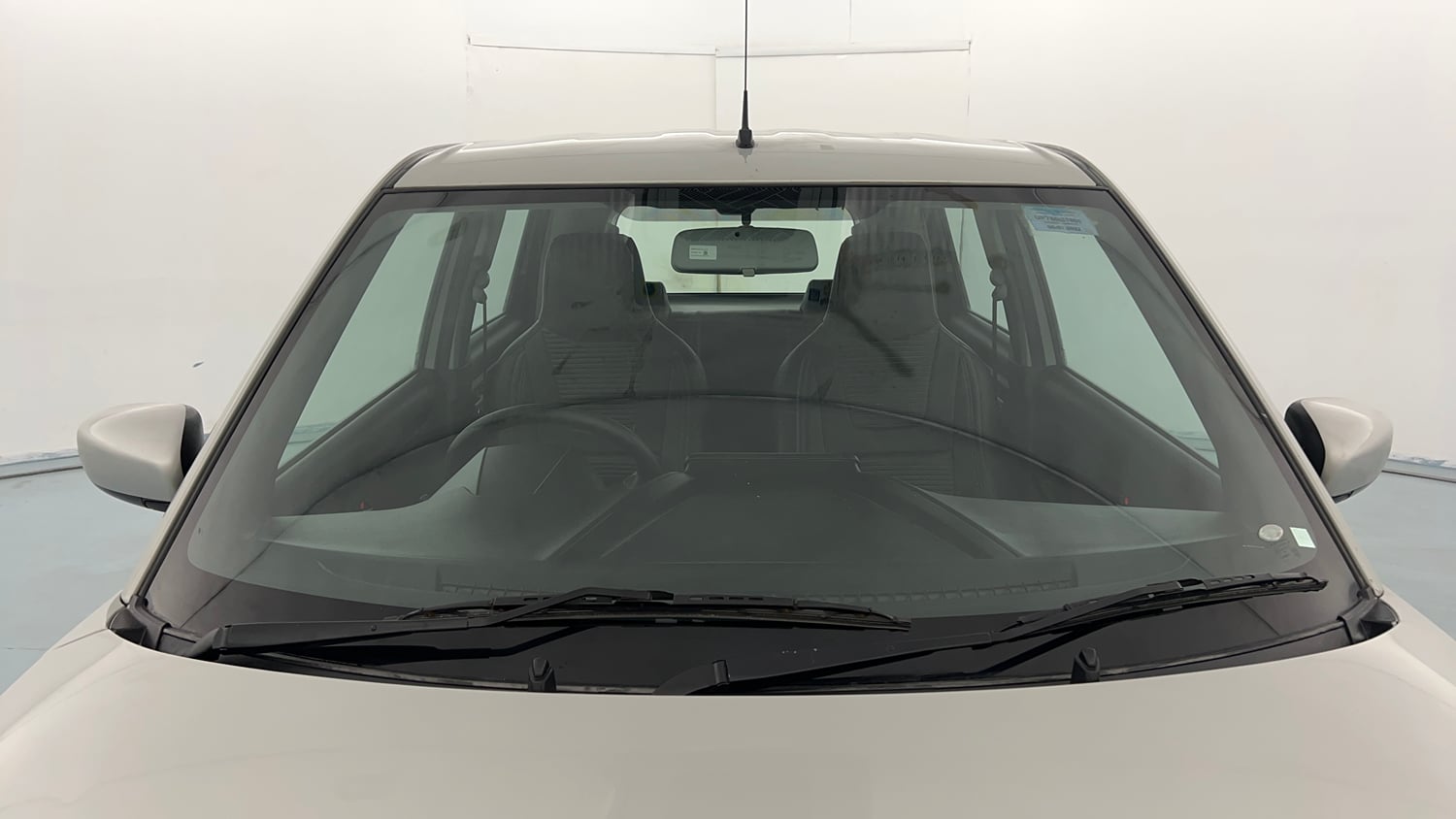 Used 2022 Maruti Suzuki Wagon R VXI 1.0 Petrol Manual exterior FRONT WINDSHIELD VIEW