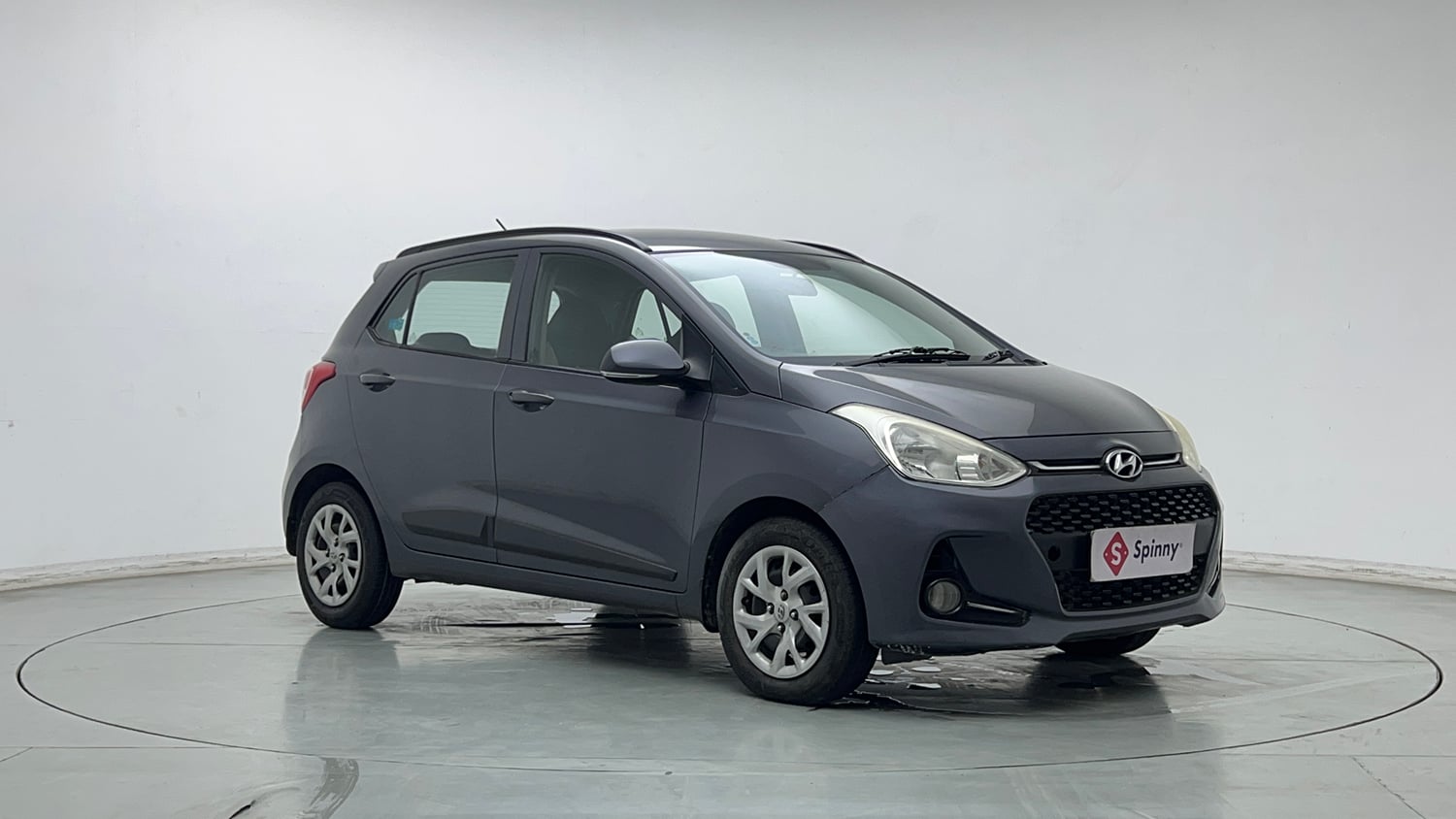 Used 2018 Hyundai Grand i10 Sportz 1.2 Kappa VTVT Petrol Manual exterior RIGHT FRONT CORNER VIEW