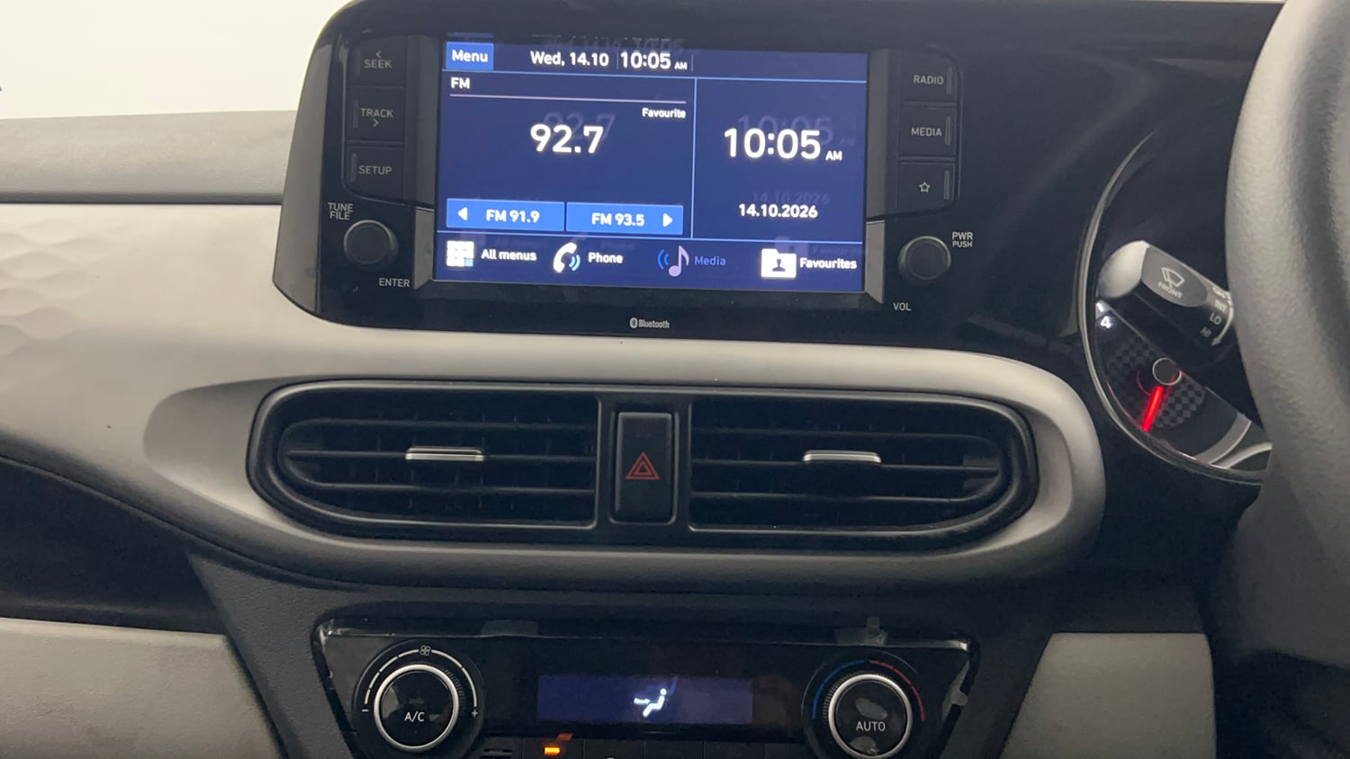 Used 2022 Hyundai Grand i10 Nios Sportz 1.2 Kappa VTVT Petrol Manual top_features Integrated (in-dash) music system