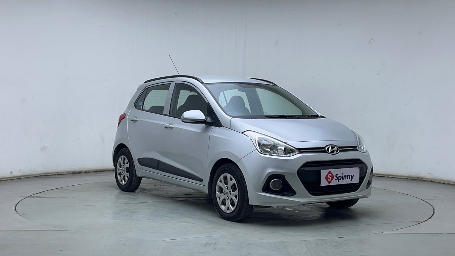 Used 2016 Hyundai Grand i10 Sportz 1.2 Kappa VTVT Petrol Manual exterior RIGHT FRONT CORNER VIEW