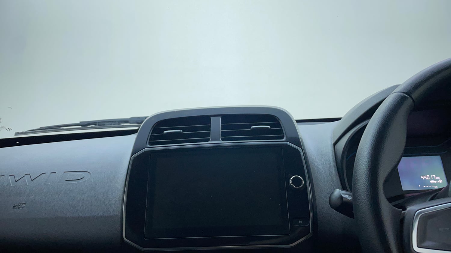 Used 2022 Renault Kwid RXT 1.0 AMT (O) Petrol Automatic top_features Integrated (in-dash) music system