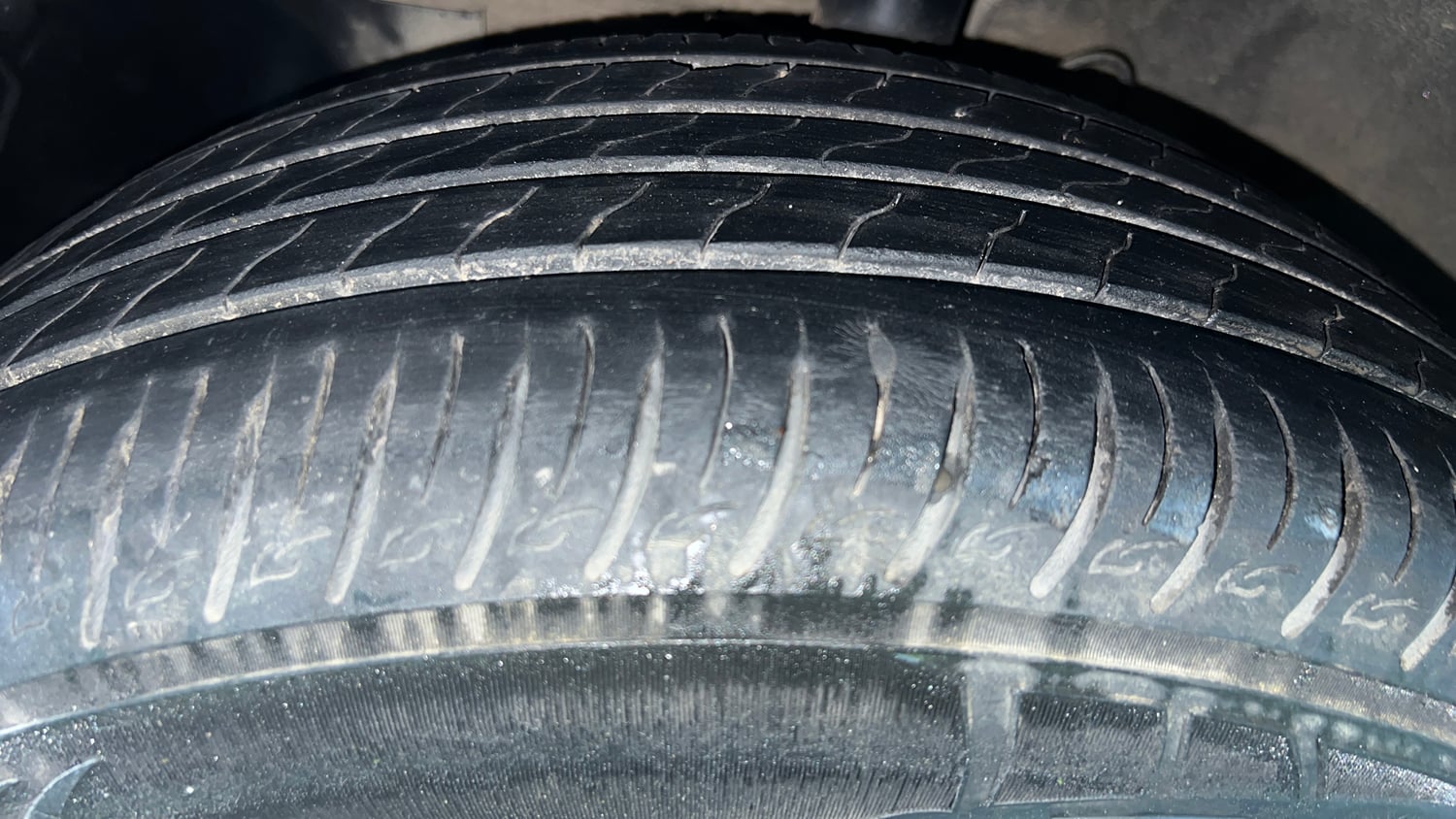 Used 2021 Hyundai Venue SX Plus 1.0 Turbo DCT Petrol Automatic tyres LEFT FRONT TYRE TREAD VIEW