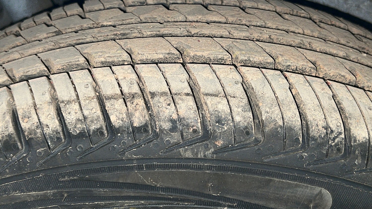 Used 2014 Maruti Suzuki Wagon R VXI Petrol Manual tyres RIGHT REAR TYRE TREAD VIEW