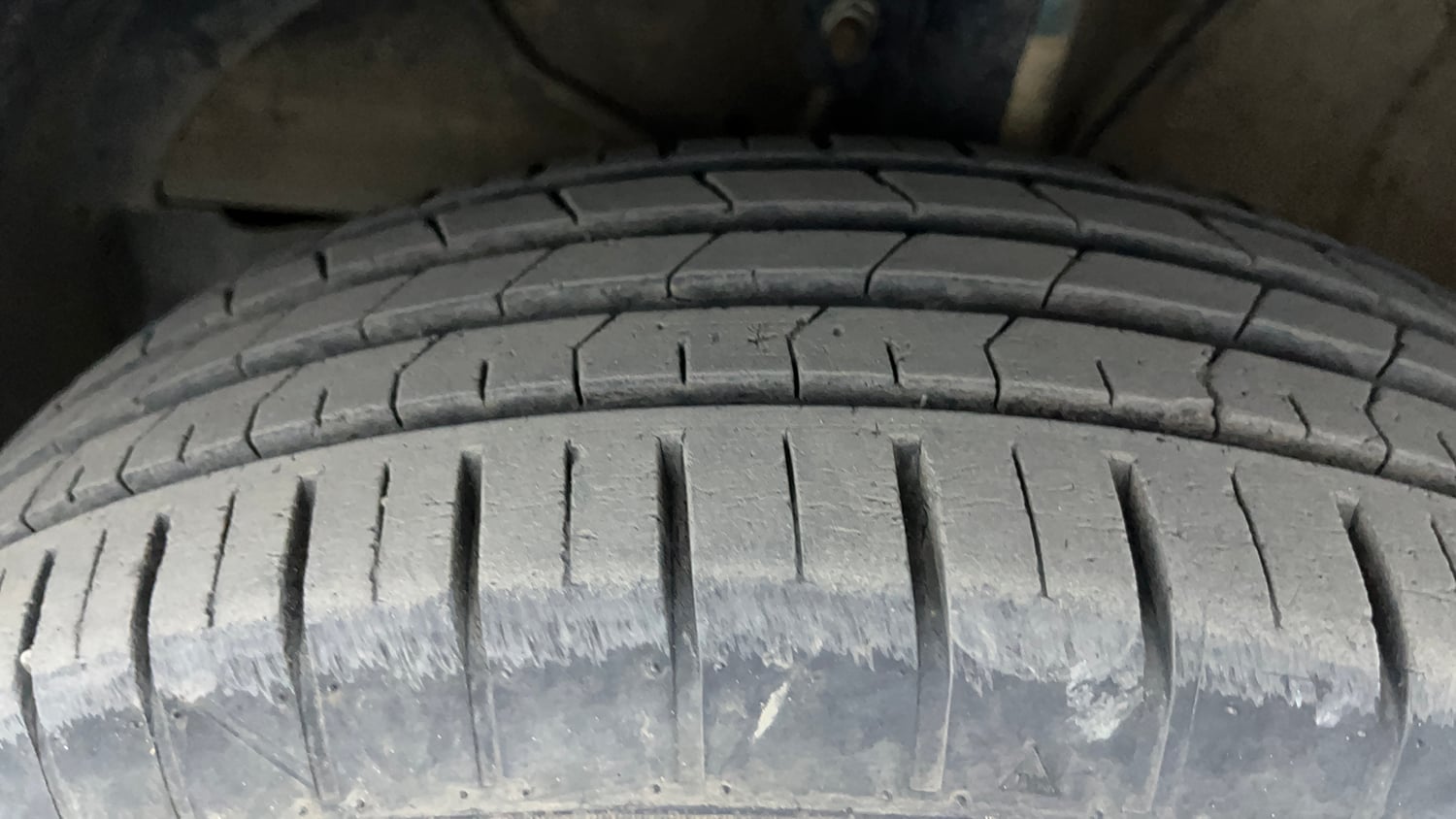 Used 2022 Maruti Suzuki Baleno Delta MT Petrol Manual tyres LEFT FRONT TYRE TREAD VIEW