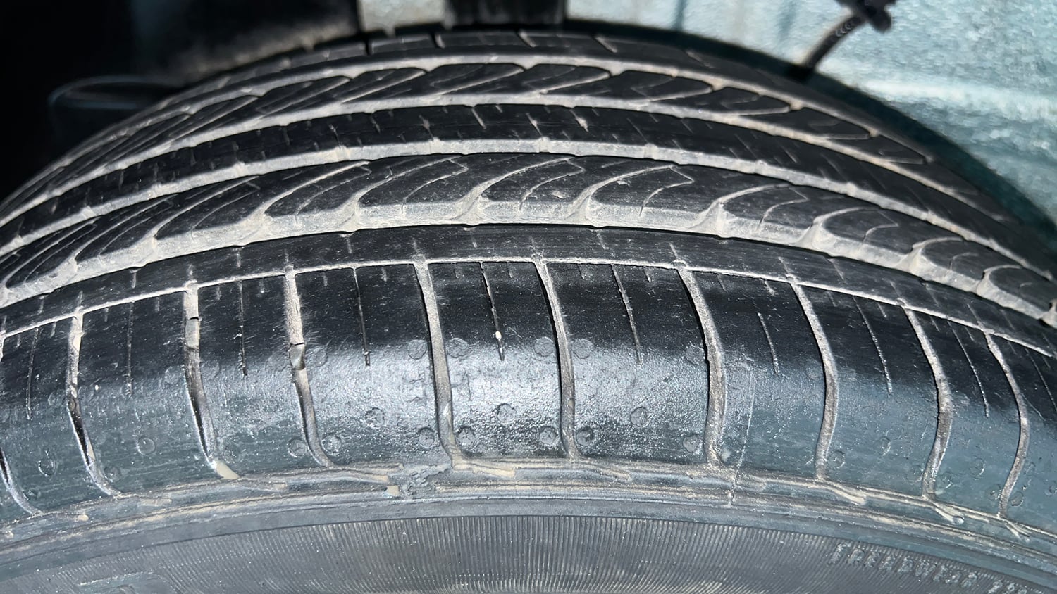 Used 2023 Tata Punch Accomplished Dazzle Pack AMT Petrol Automatic tyres RIGHT REAR TYRE TREAD VIEW