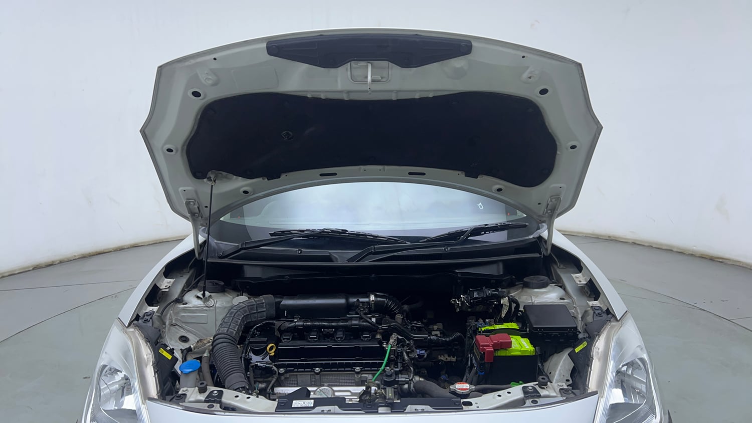 Used 2022 Maruti Suzuki Swift VXi Petrol Manual engine ENGINE & BONNET OPEN FRONT VIEW