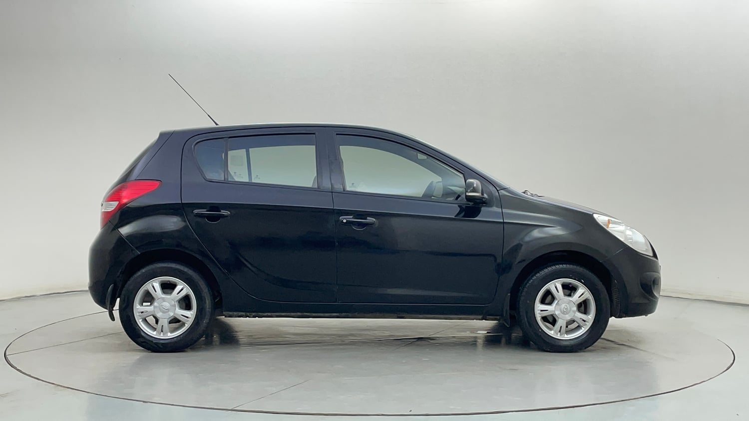 Used 2012 Hyundai i20 Sportz 1.2 BS-IV Petrol Manual exterior RIGHT SIDE VIEW