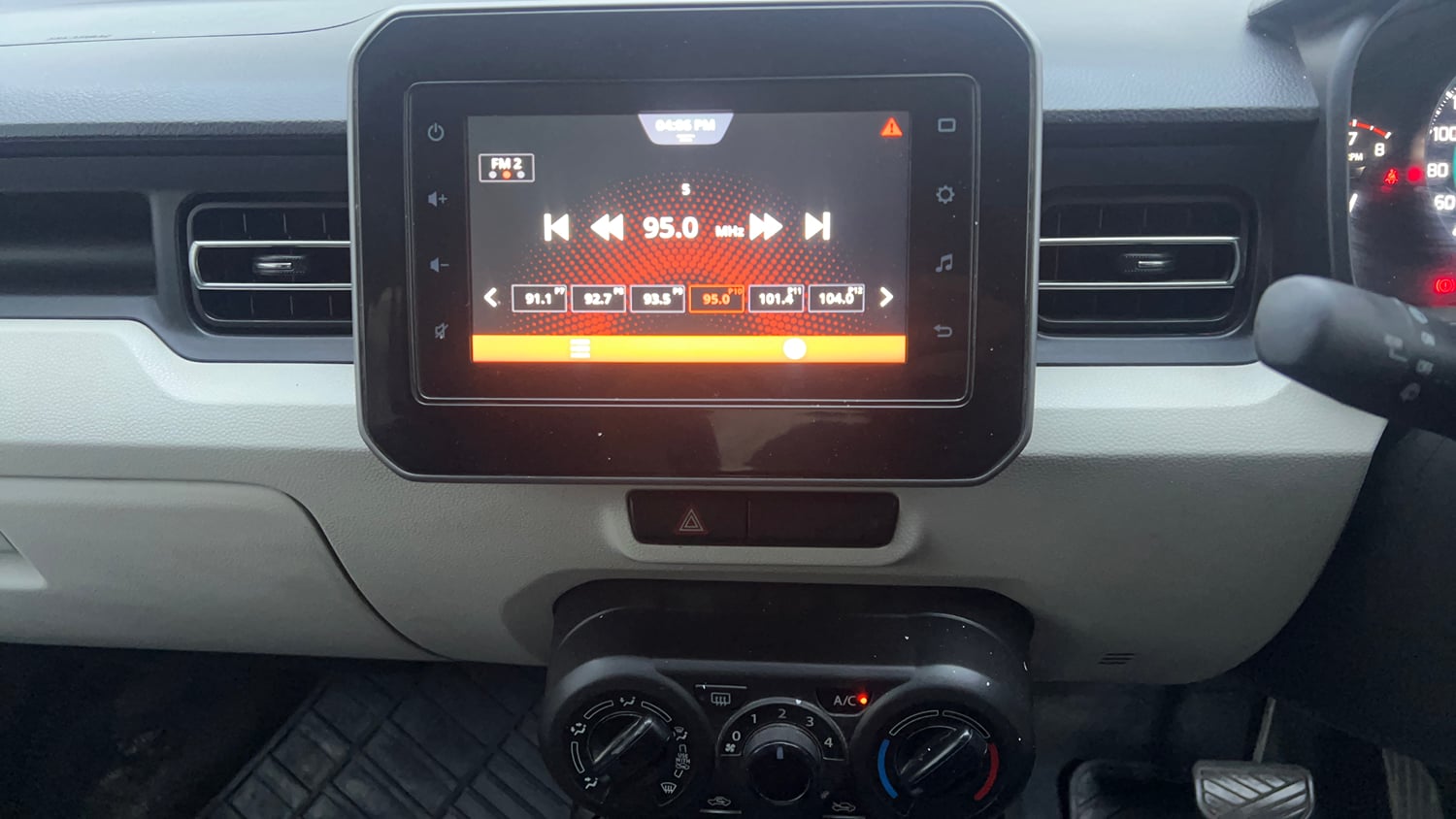 Used 2023 Maruti Suzuki Ignis Zeta 1.2 AMT Petrol Automatic interior MUSIC SYSTEM & AC CONTROL VIEW