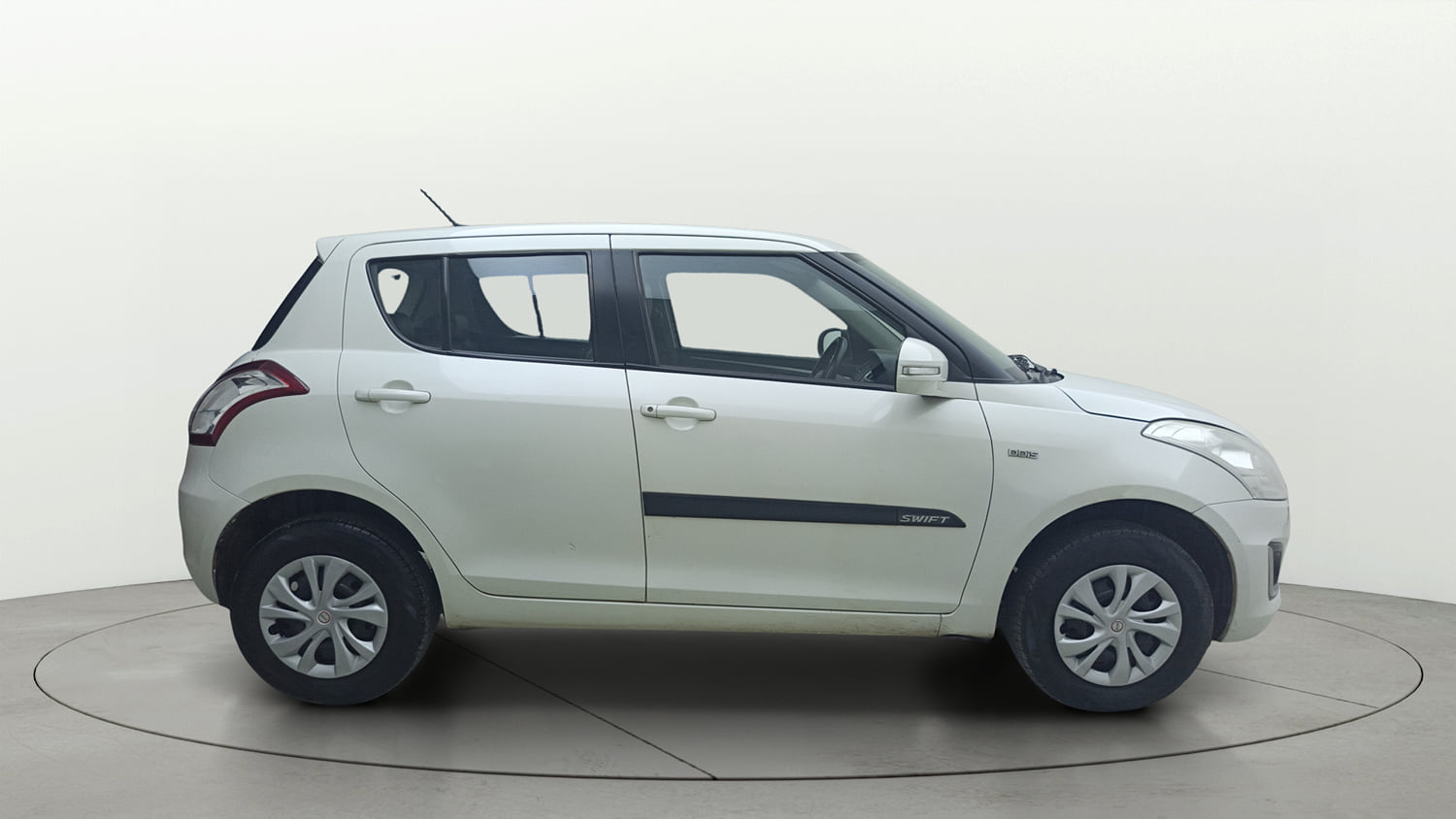 Used 2015 Maruti Suzuki Swift VDi Diesel Manual exterior RIGHT SIDE VIEW