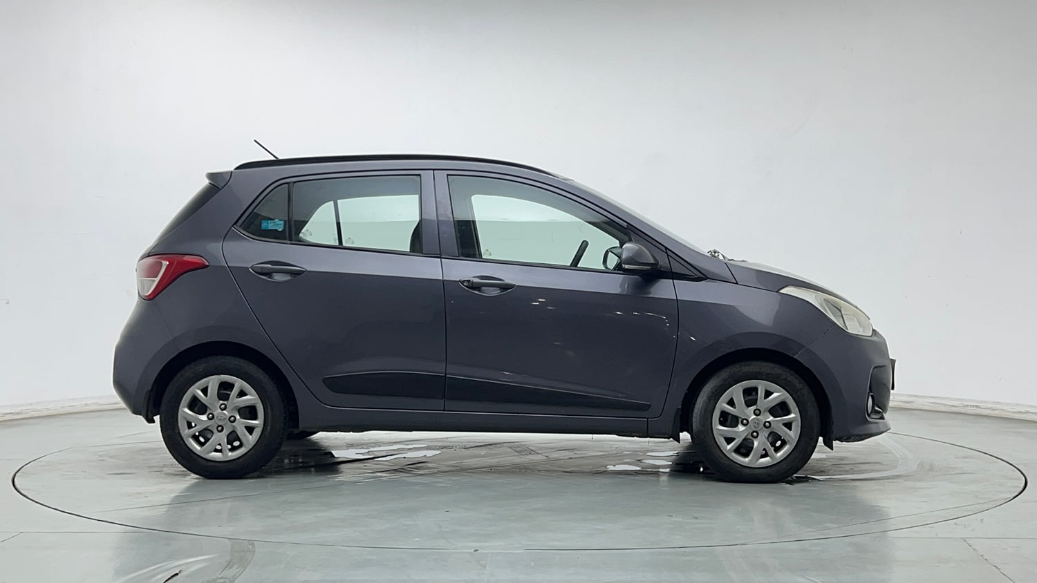 Used 2018 Hyundai Grand i10 Sportz 1.2 Kappa VTVT Petrol Manual exterior RIGHT SIDE VIEW
