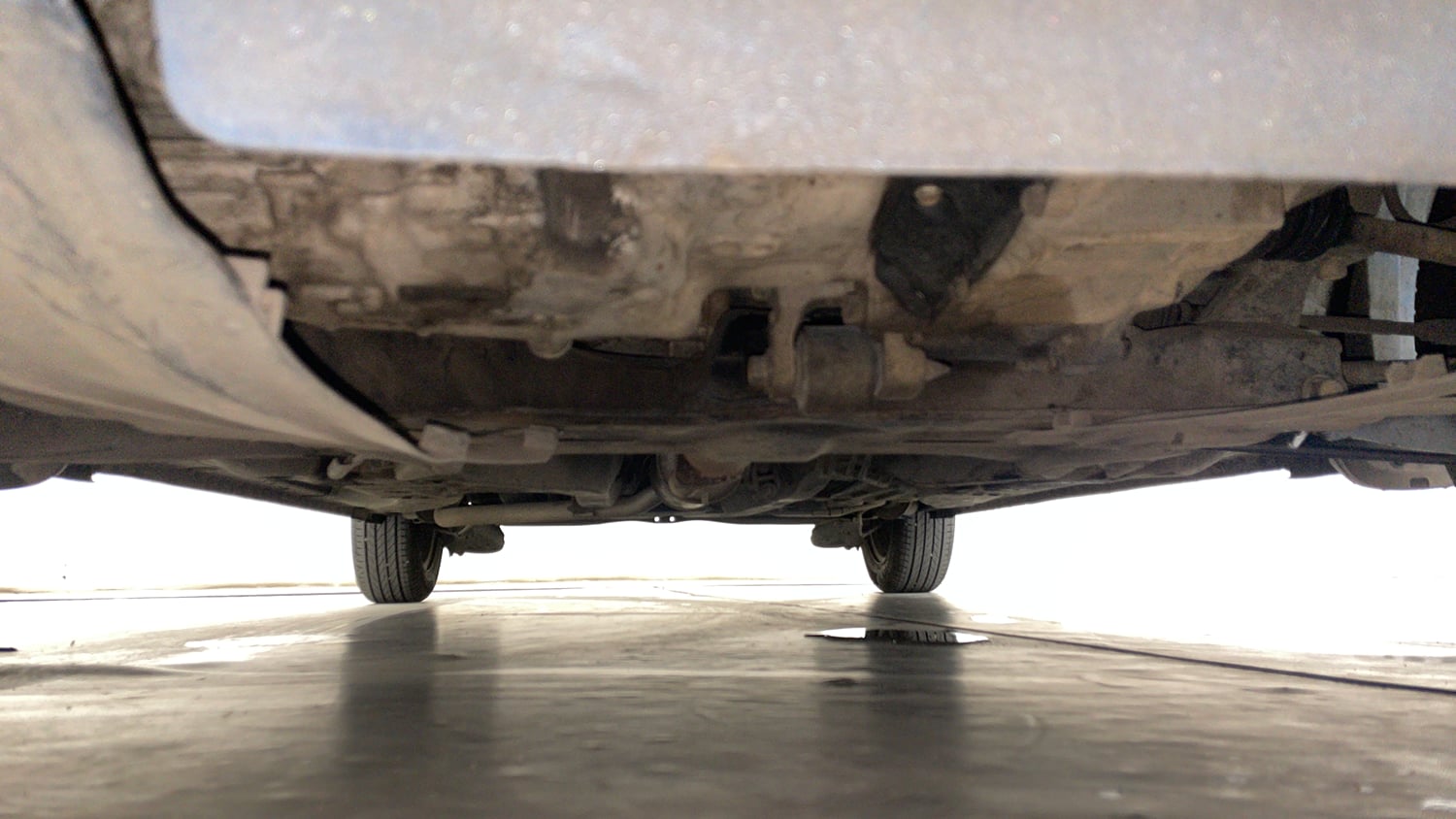 Used 2014 Honda Amaze 1.2 VX i-VTEC Petrol Manual extra FRONT LEFT UNDERBODY VIEW