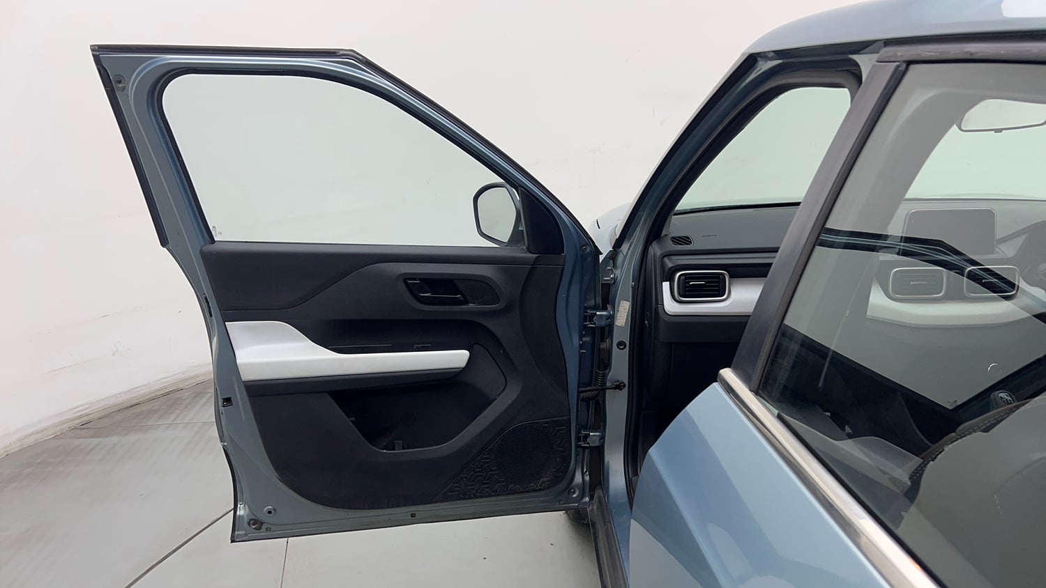 Used 2022 Tata Punch Accomplished MT Petrol Manual interior LEFT FRONT DOOR OPEN VIEW