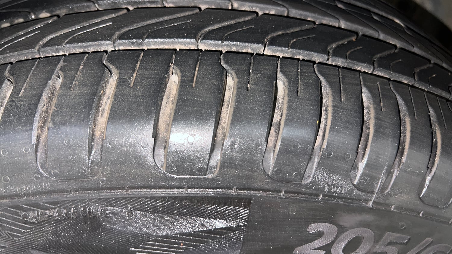 Used 2018 Ford EcoSport Trend + 1.5L Ti-VCT AT Petrol Automatic tyres RIGHT FRONT TYRE TREAD VIEW
