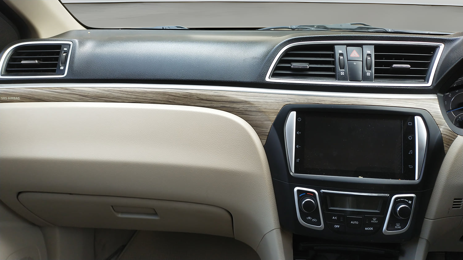 Used 2021 Maruti Suzuki Ciaz Alpha 1.5 Petrol Manual interior MUSIC SYSTEM & AC CONTROL VIEW